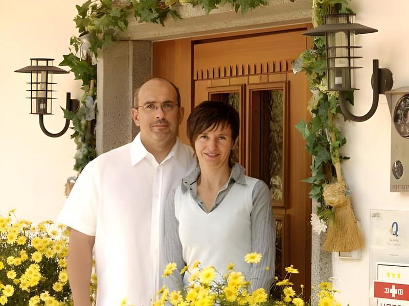 6C415B8DCC93B36CF864D91D84B1B7C2