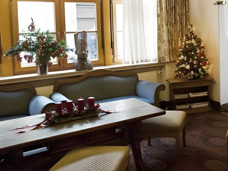 B7A93AAB21B2DD82EBDDE2CD7F5375A3