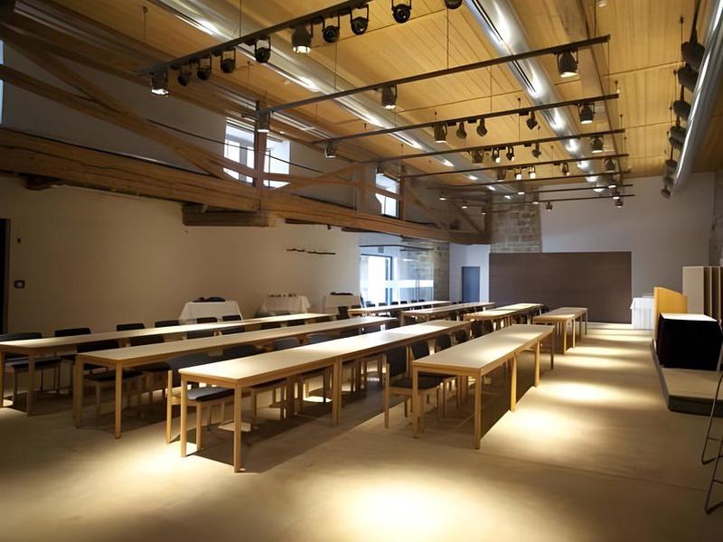 E43AC9F61CDE28CF83D5E5134952D684