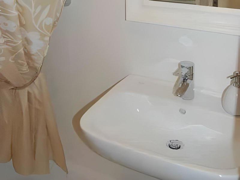 F19B99E03E0AD8893D87FF3490E4064C