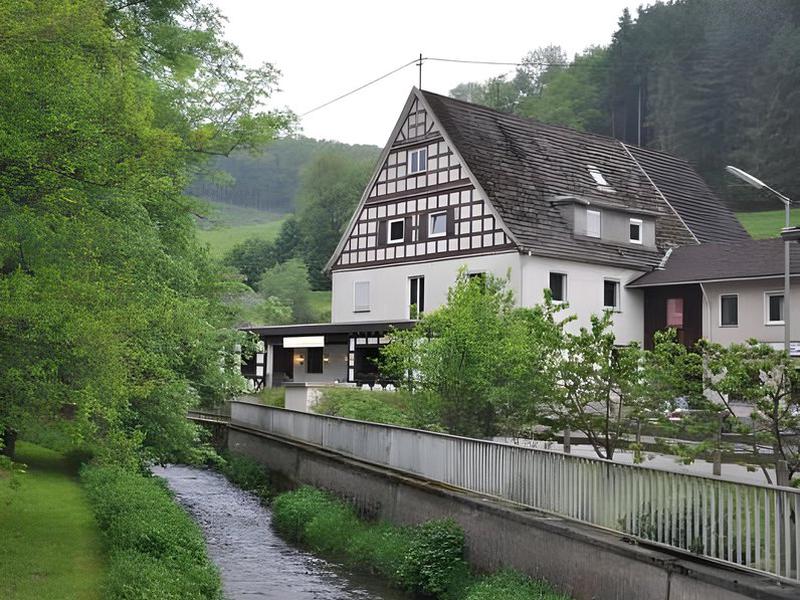 C12B9350D20D311FCE5D6408E3A2B5F4