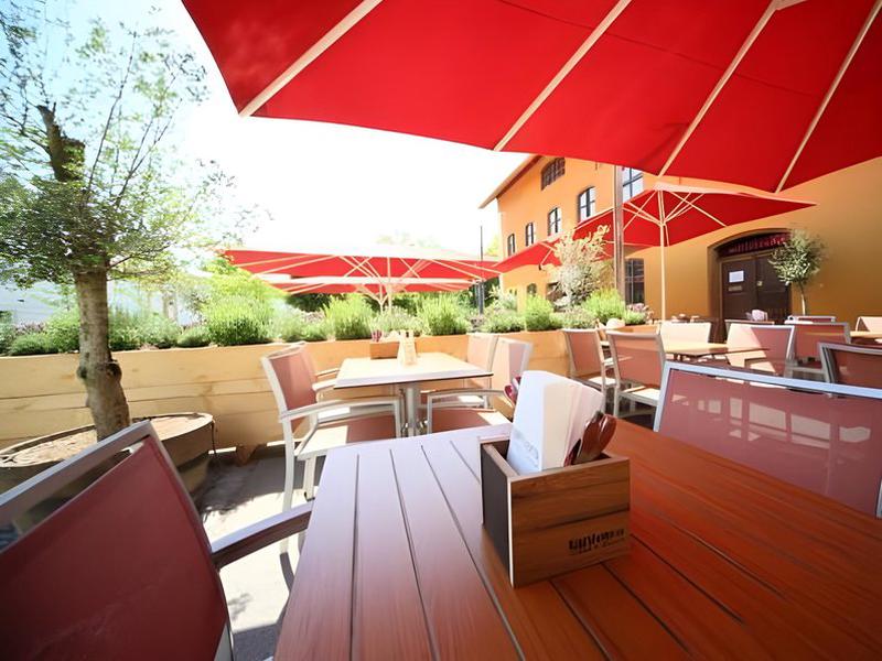 E991970AC18914A955B1A8C0F3CF5D92