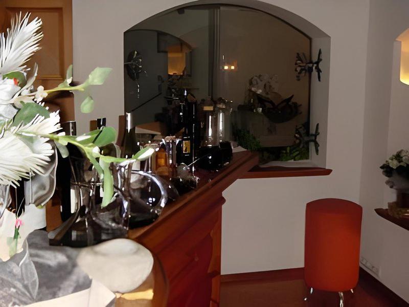 DF9EA9DDEDBEB99B2B3DA110886946EB