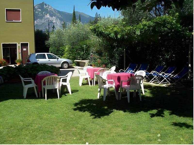 35B0956D70A99D9B1D528F48A877F1E7