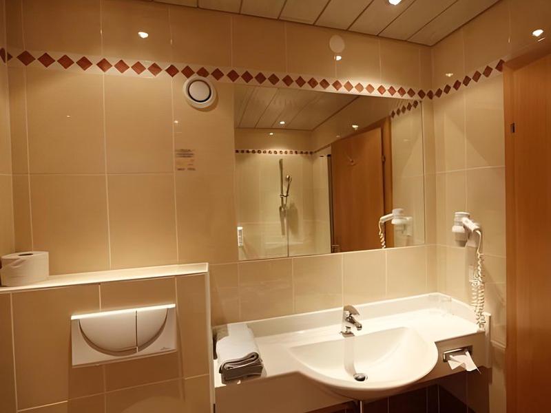 7FDB6D33A60091BE53DB4CA2E3FE17B9