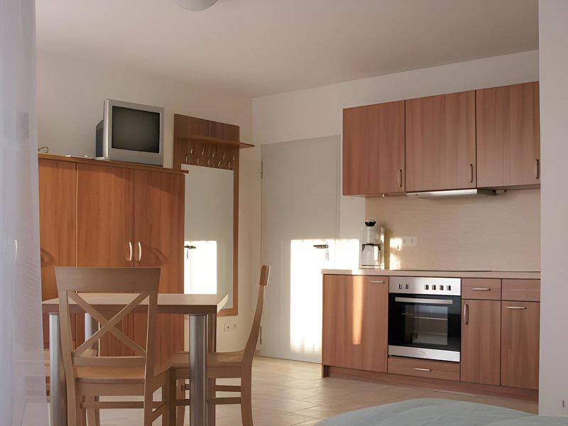 DB64E24DD5D129AE0C996C84912B5B50