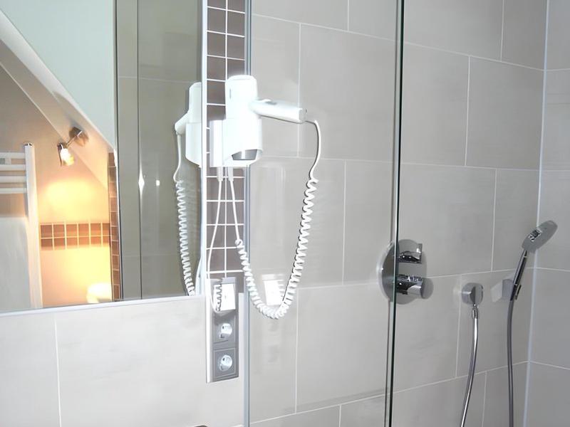 7309BC286F2759372B685B856E45600D