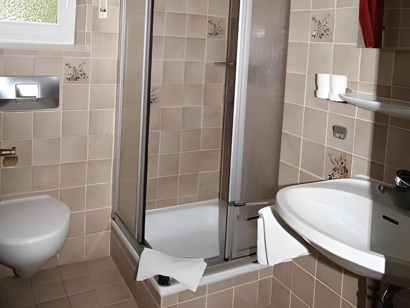 43C3C161F62842E3032BC5269DF99A58