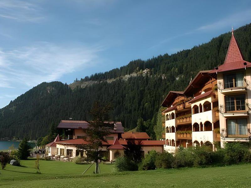 10B6BF2BED176BD2580F8BBA4DF7CFC1