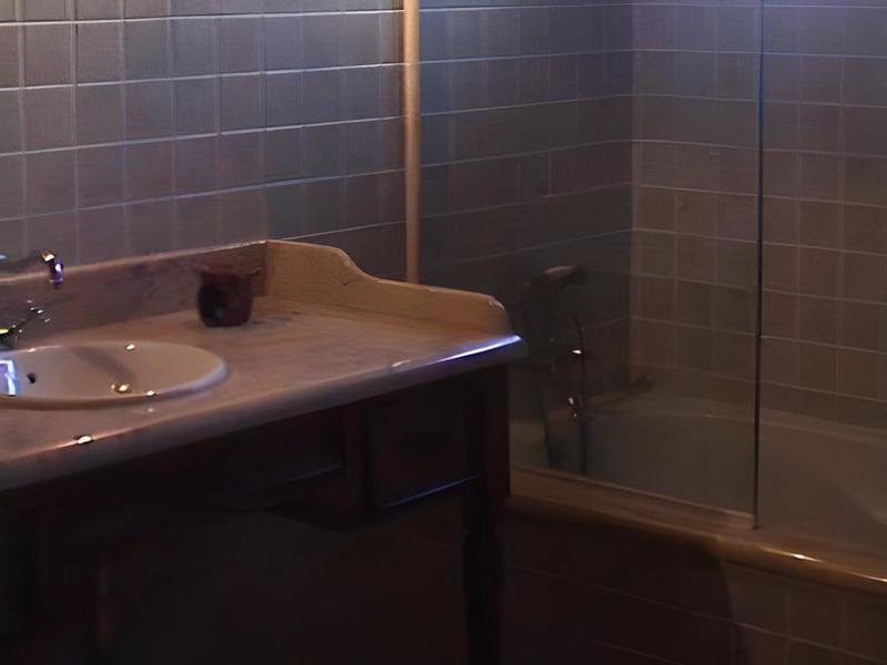 D052F8A3B7F3448CE72761CC4A5E9120