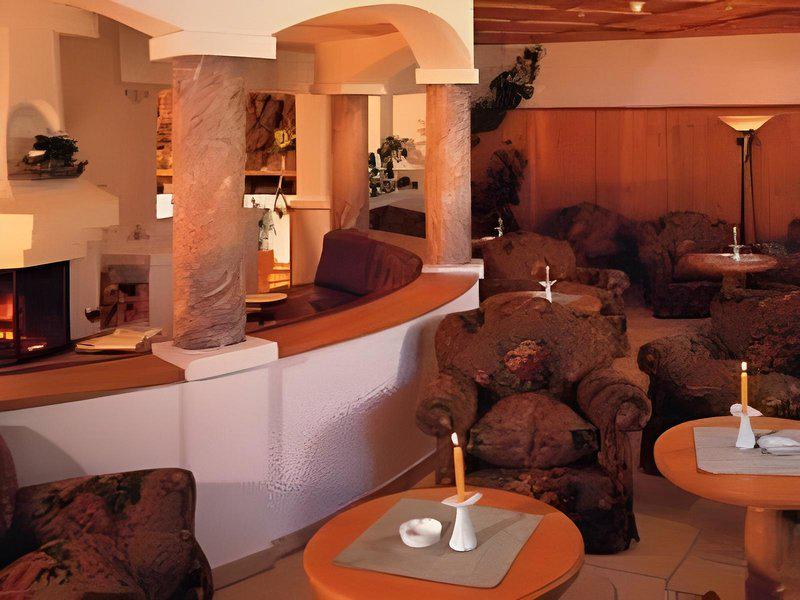 8FE7F2388234EE5C057B3B6E03D64061