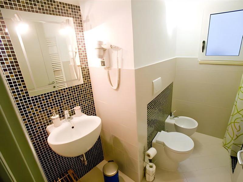 7DBC4200B6F083DFC2A333368E442E1B