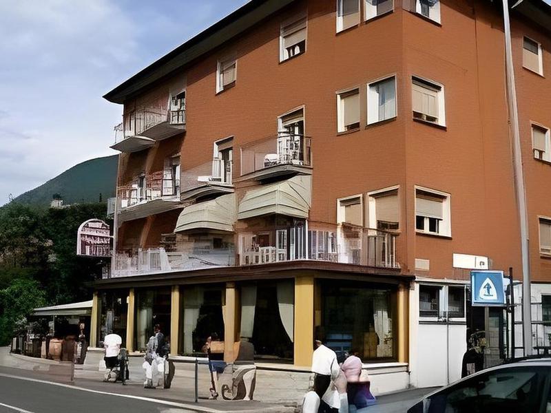 0DB7DCA53050FEB3D9B7CF57723D59D7