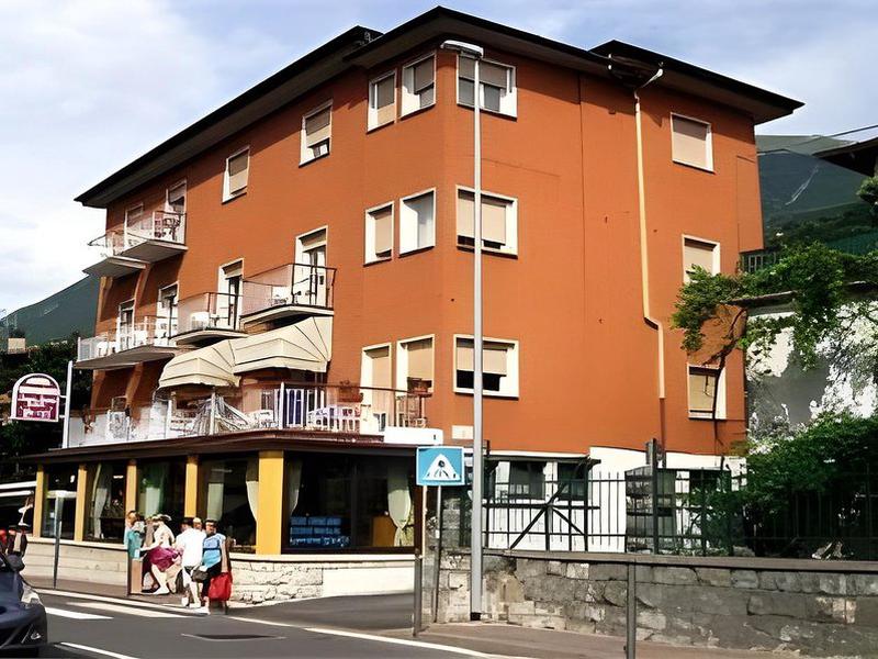 A0BF0DA1DB5BCAD3E8D3FE19613CF848