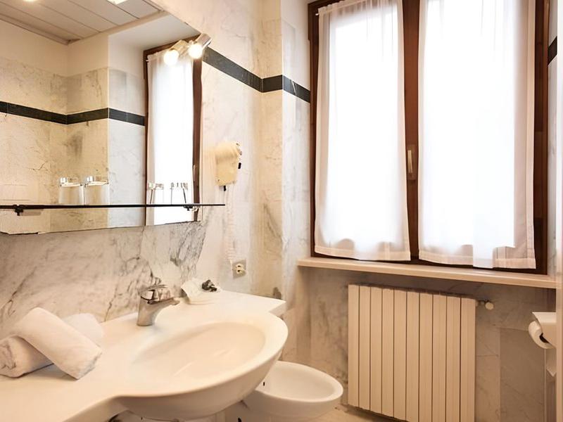 67E379C43F0F03A2C340D34B26EB28EE