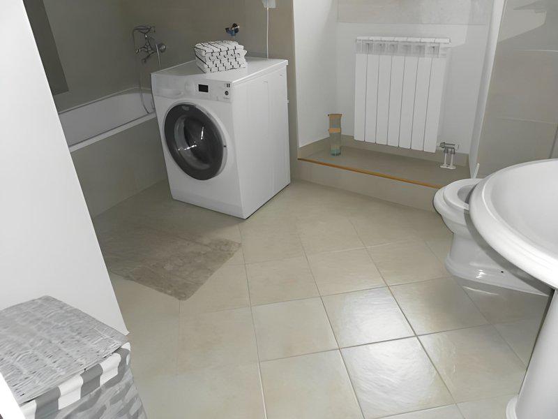 5B9C5DA91A20D9A12E5A61344330DE95