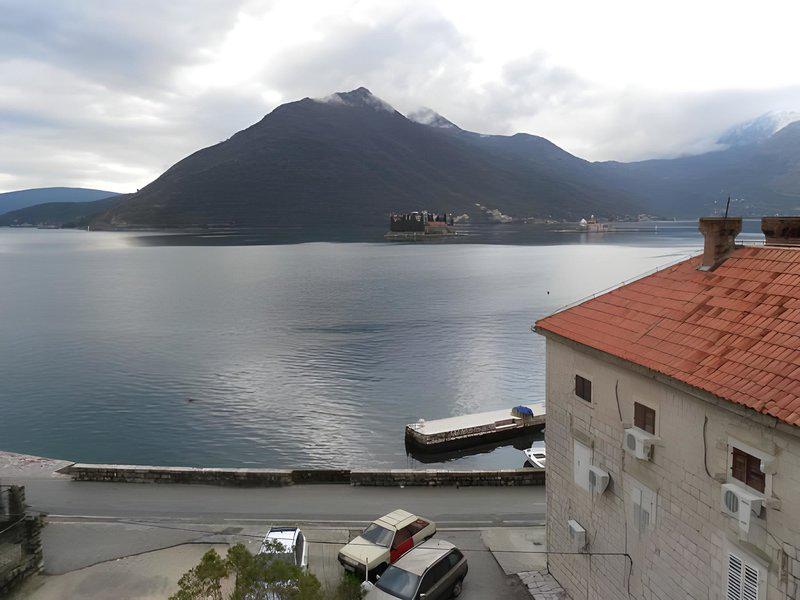 CDB37C1801DC1D8E9AA05A45FA0BD3DC