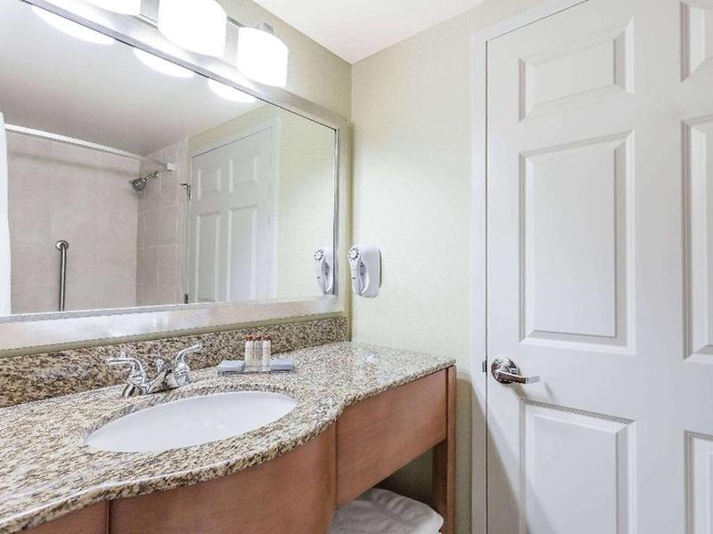 D13FB12D32F39051FB22FCB41DBDE7AE