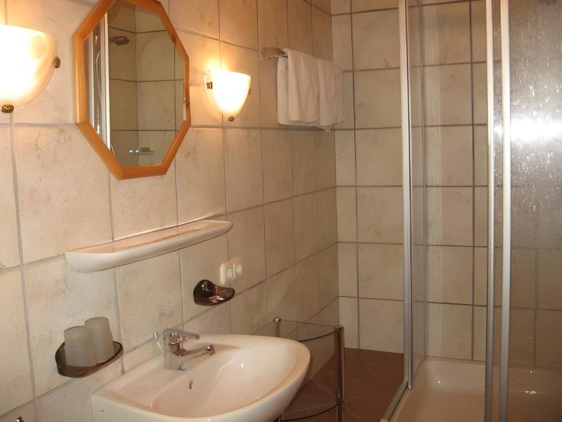 67059B5501C41B45FAC3048E97C092DE