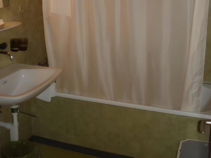 E9772F28E65C487033D638EB88EA60BC