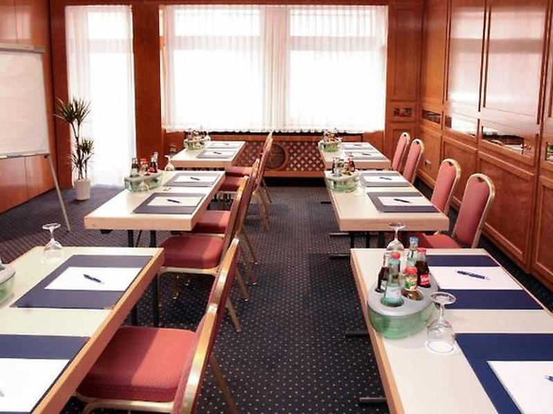 8F7736812C8BC5F6BA4A96D36279FA83