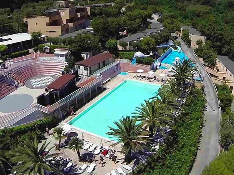 C1EF2F40B0E09F6DF8FCDDB9D265E70A