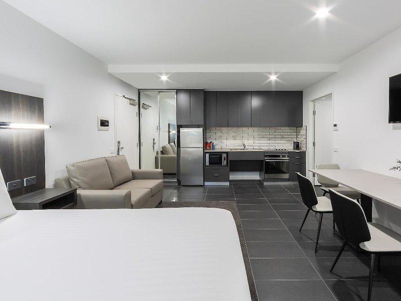 65932E9872B0A912A66F4218F4E9BEE6