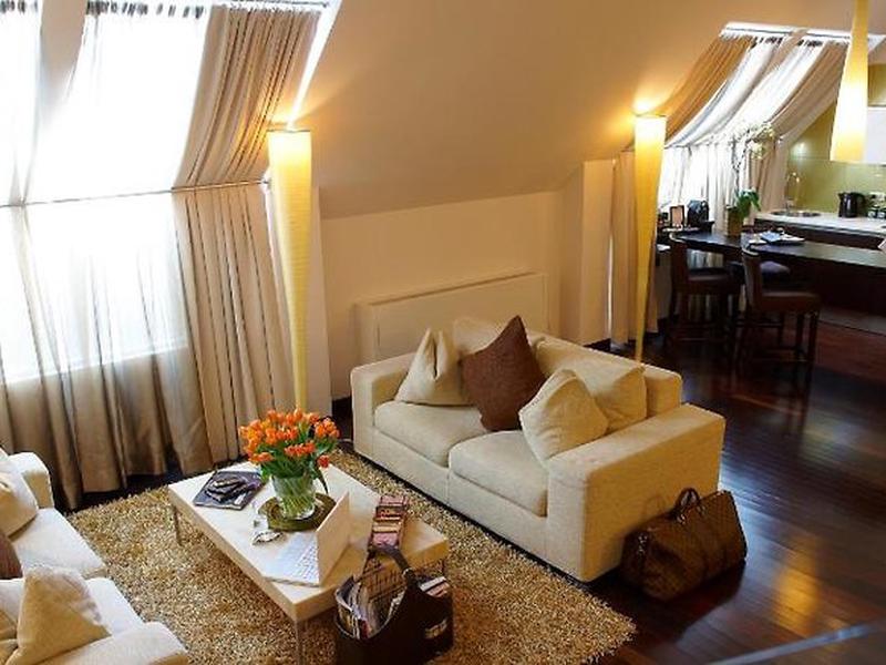 003697A03B9E1A9933905F8CE7C296A6