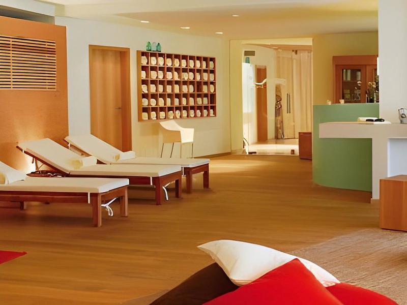 24EEC2183886A7DA9C40C2B1AAF13668