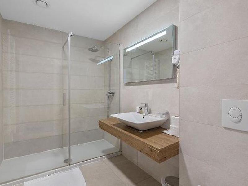 2E5CB982043908D81AEC0A0C5B85F592