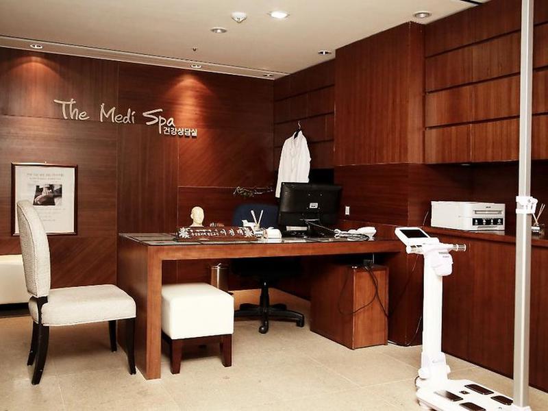 025CC6B42FAFAC71F70099EC0F30F40B