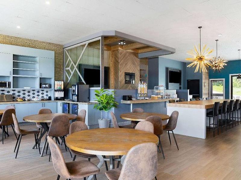 CB40050B95A570290C4A365B561AD54F