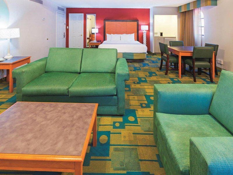 DD5CF5A9CC3F0121CAD12D3B4AB3A865