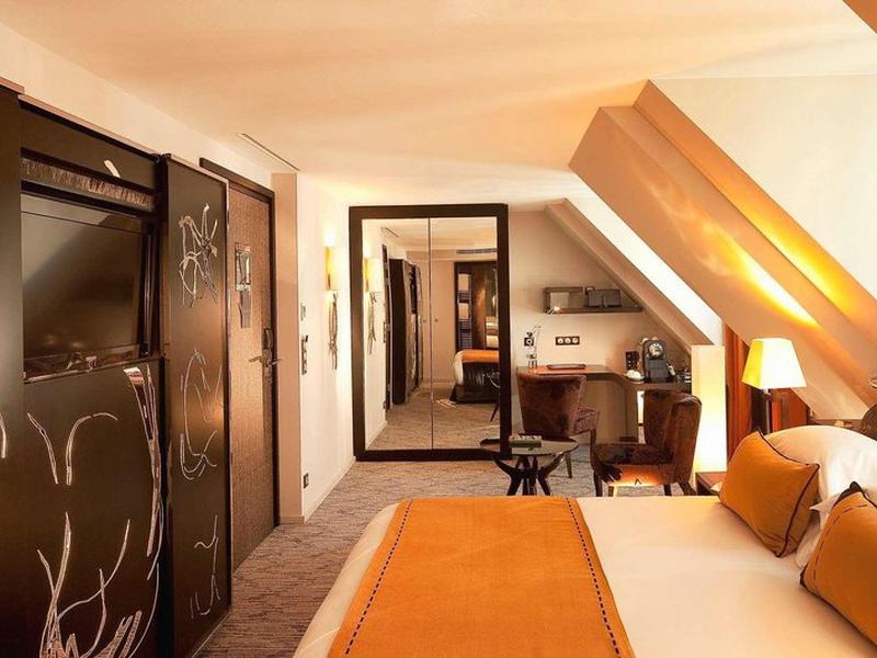 FBDCF51B99A388AE5CE36B2027999A5A