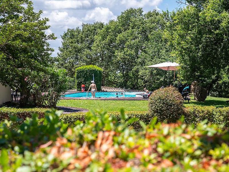 DB63B0C7FD3738CB758F5AF4061D896C