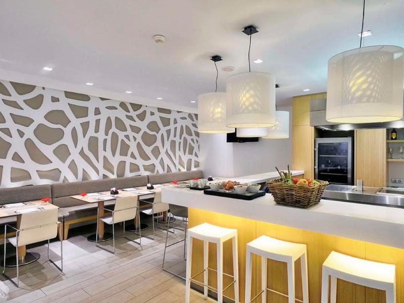 ACCB6128C4E7913FE9261BE19A9B403E