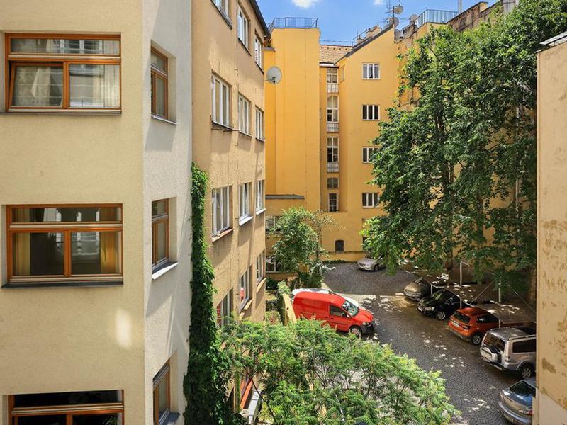 E7B7E6E1BF2A7D167C8B157E0EFE981D