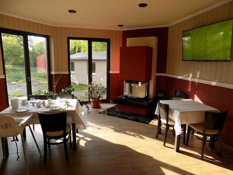 50DAC80776AAC4F5969ABFC77F72F2A3