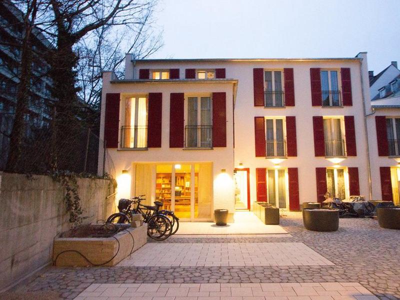 74F2511CB0B4039D6AD2ABE97FF2C972