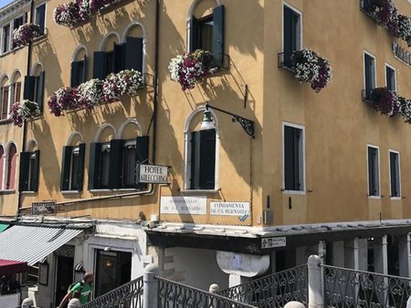 230DA6807BA4DF8A6B74ACFAB7F144A5