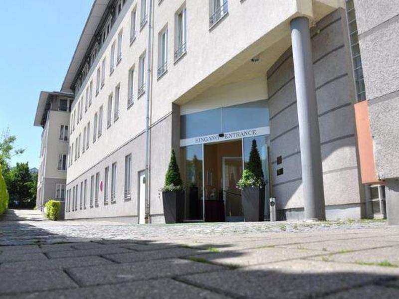 A8830FAB7EFEDF17DCA90E2114CAD946