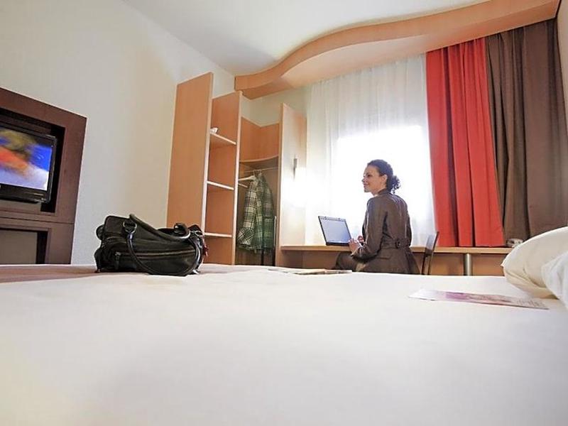 D34903C246320B7935A5BFBD777697FE