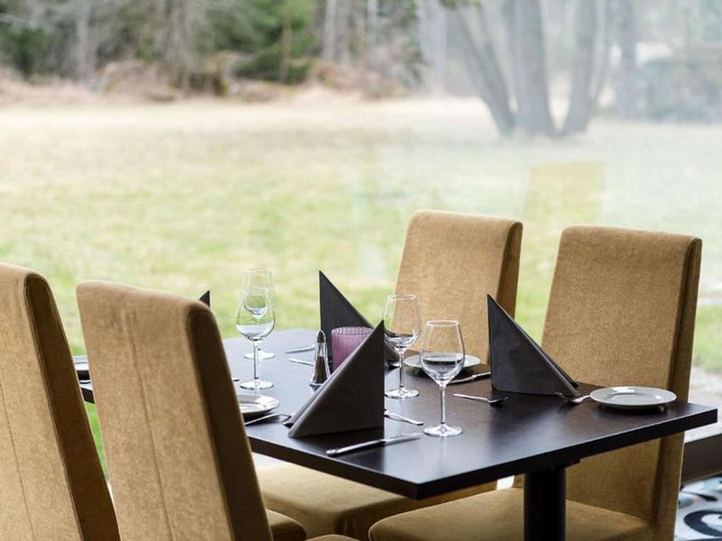 64D6E0D50A04DEB522A8D45B2AC15CAC