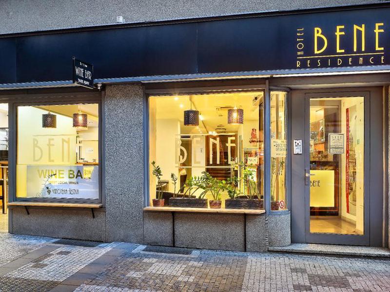 F30D1003AE2A5979AF48AD214178E5B1