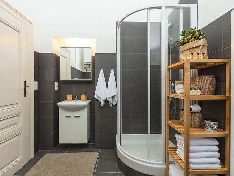 682F8C32DA4AE999AF4C80DA6354A414