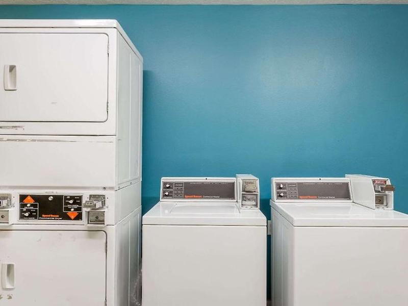 99812DF5381F807EBDB04A10004EC11B