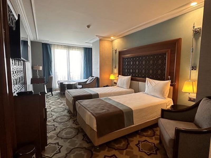 458632353CC514FBE2C432CA429C2BAB