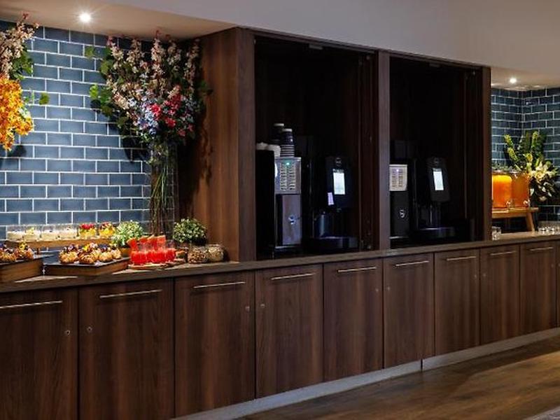 99E750CD505A29F639B2BF8A65B40F16