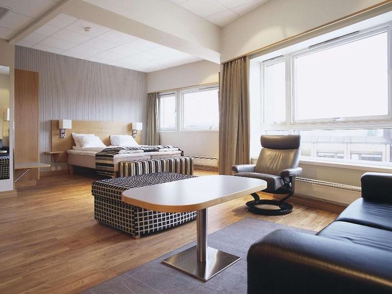 12F15C3E7A4316270DDC406FE077A625