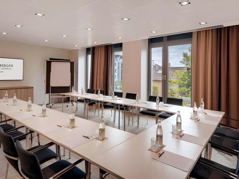 F76F3E6CB9A89592572807167FB9EC09